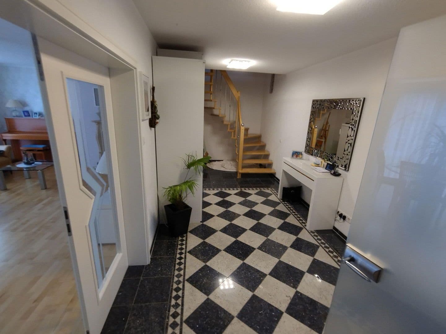 Prodej domu 220 m², pozemek 304 m², Kalkofenstr, 5, Umkirch, Bádensko-Württembersko Prodej domu 220 m², pozemek 304 m², Kalkofenstr, 5, Umkirch, Bádensko-Württembersko