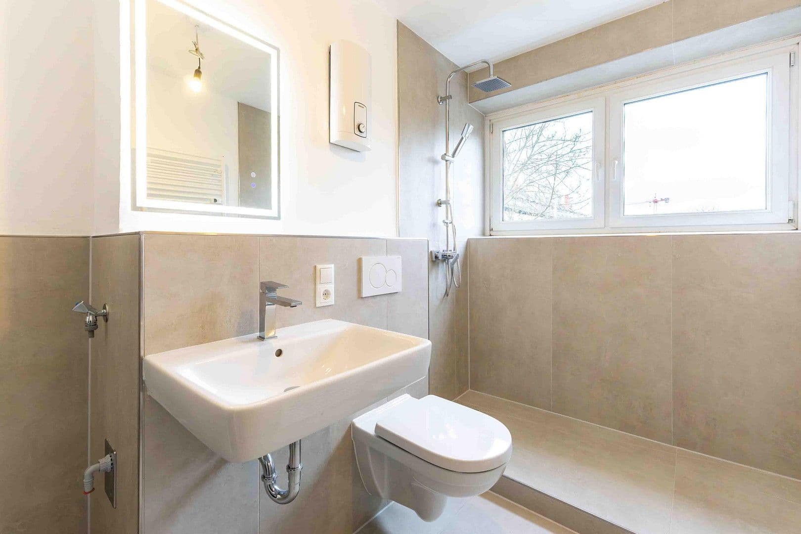 Prodej bytu 3+1 70 m², Koblenz, Porýní-Falc Prodej bytu 3+1 70 m², Koblenz, Porýní-Falc