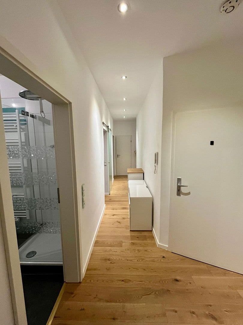 Pronájem bytu 2+1 63 m², Stuttgart, Bádensko-Württembersko Pronájem bytu 2+1 63 m², Stuttgart, Bádensko-Württembersko