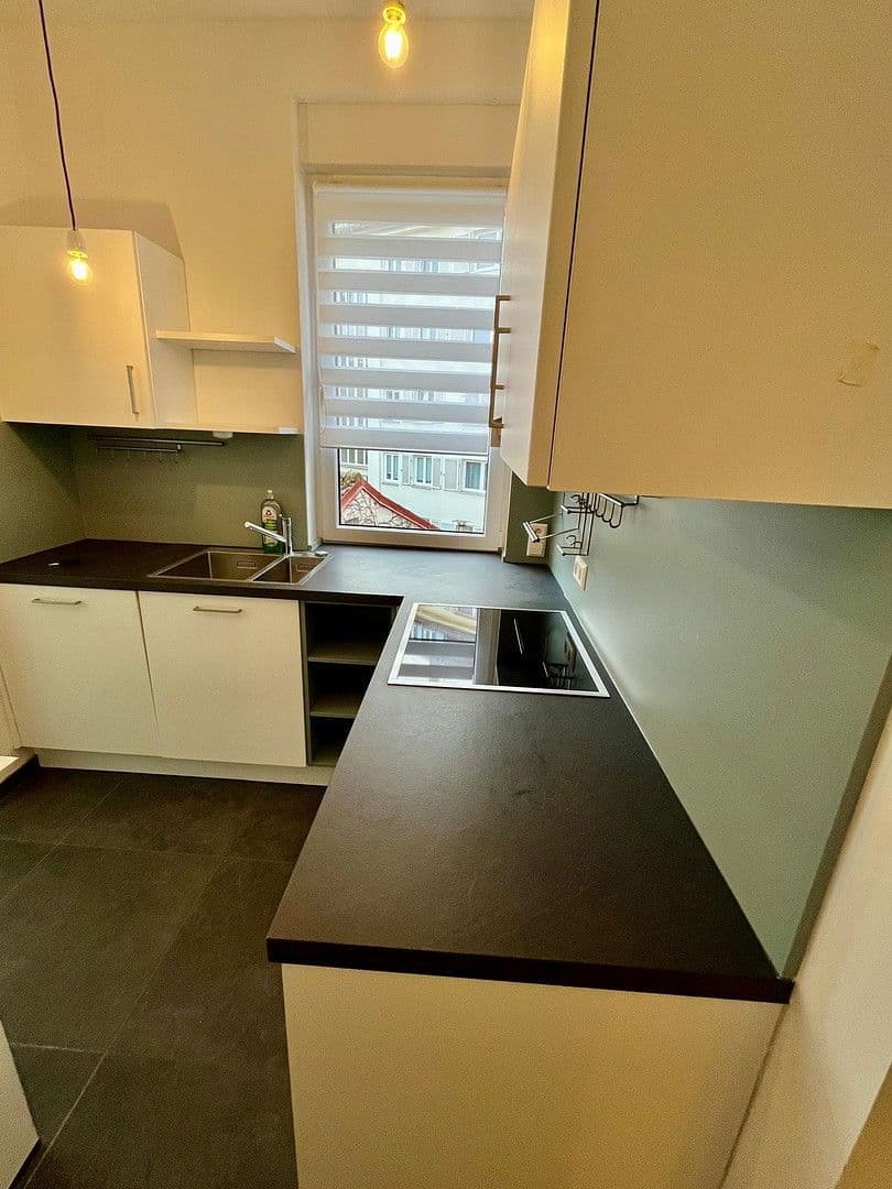 Pronájem bytu 2+1 63 m², Stuttgart, Bádensko-Württembersko Pronájem bytu 2+1 63 m², Stuttgart, Bádensko-Württembersko