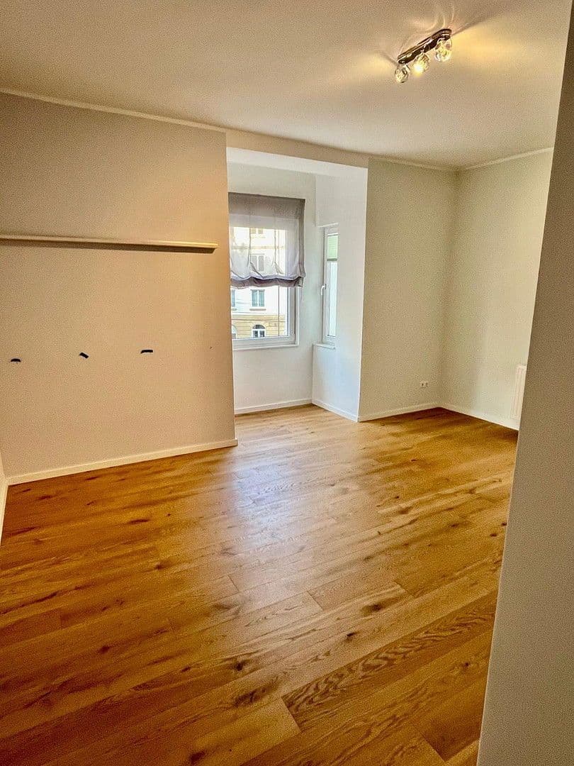 Pronájem bytu 2+1 63 m², Stuttgart, Bádensko-Württembersko Pronájem bytu 2+1 63 m², Stuttgart, Bádensko-Württembersko