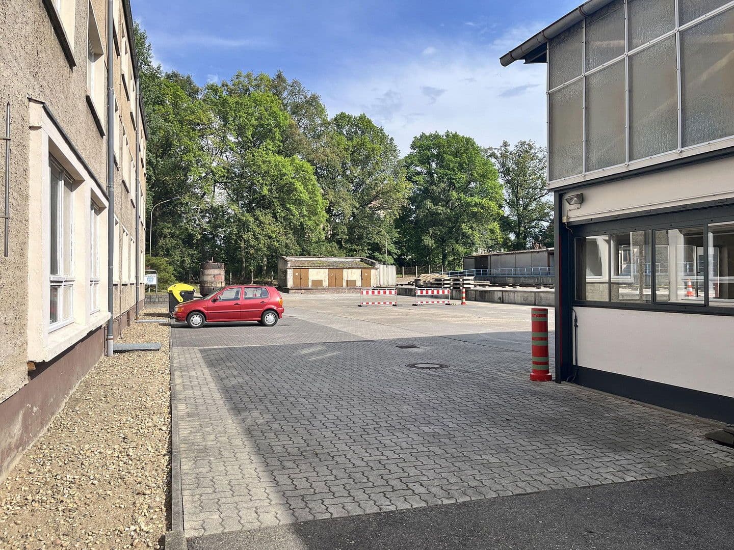 Prodej nebytového prostoru 9.536 m², Nízké, Sasko Prodej nebytového prostoru 9.536 m², Nízké, Sasko