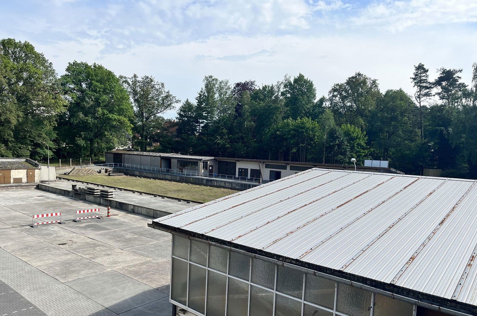 Prodej nebytového prostoru 9.536 m², Nízké, Sasko Prodej nebytového prostoru 9.536 m², Nízké, Sasko