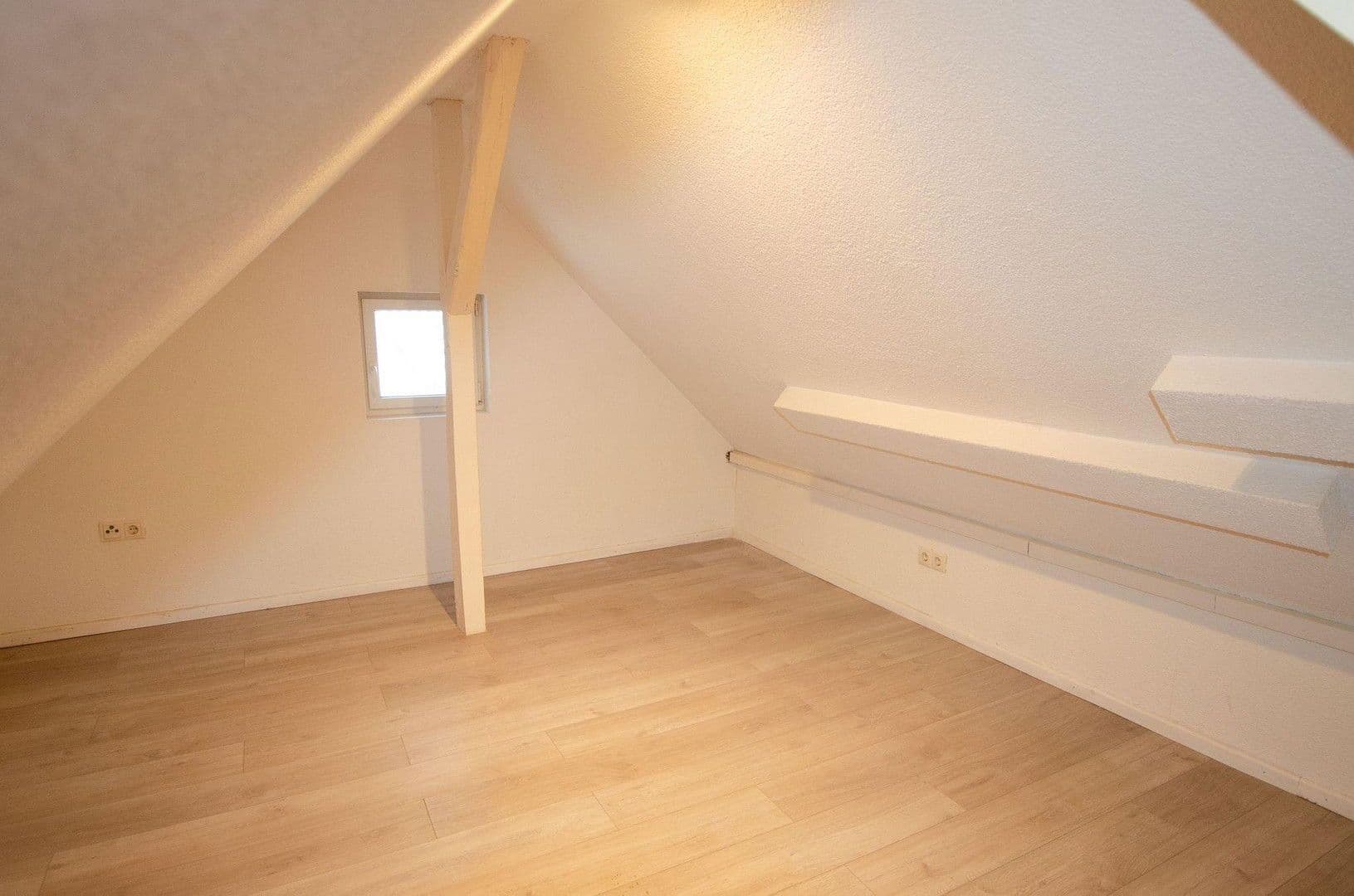 Prodej domu 107 m², pozemek 98 m², Waldachtal, Bádensko-Württembersko Prodej domu 107 m², pozemek 98 m², Waldachtal, Bádensko-Württembersko