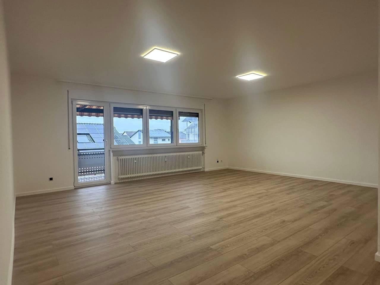 Prodej bytu 3+1 90 m², Oberhausen-Rheinhausen, Bádensko-Württembersko Prodej bytu 3+1 90 m², Oberhausen-Rheinhausen, Bádensko-Württembersko