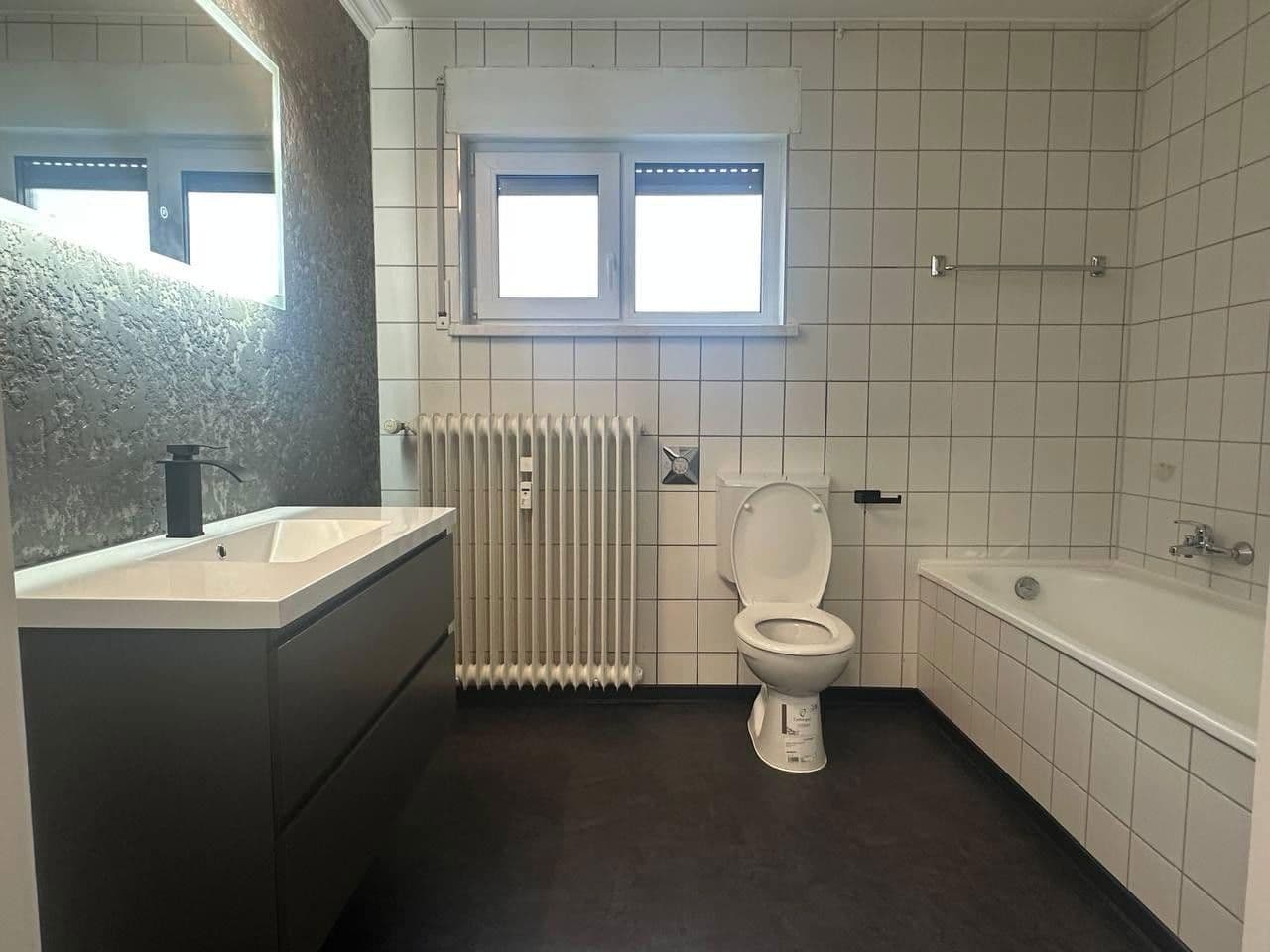 Prodej bytu 3+1 90 m², Oberhausen-Rheinhausen, Bádensko-Württembersko Prodej bytu 3+1 90 m², Oberhausen-Rheinhausen, Bádensko-Württembersko