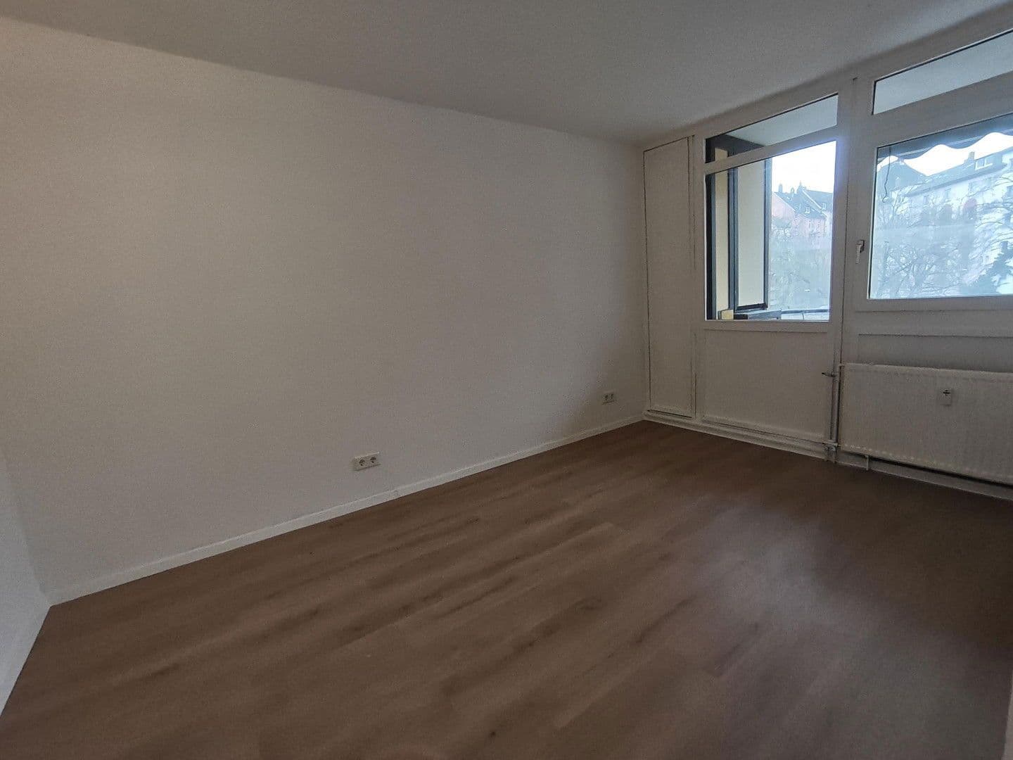 Pronájem bytu 2+1 49 m², Knollstraße 6, Ludwigshafen, Porýní-Falc Pronájem bytu 2+1 49 m², Knollstraße 6, Ludwigshafen, Porýní-Falc