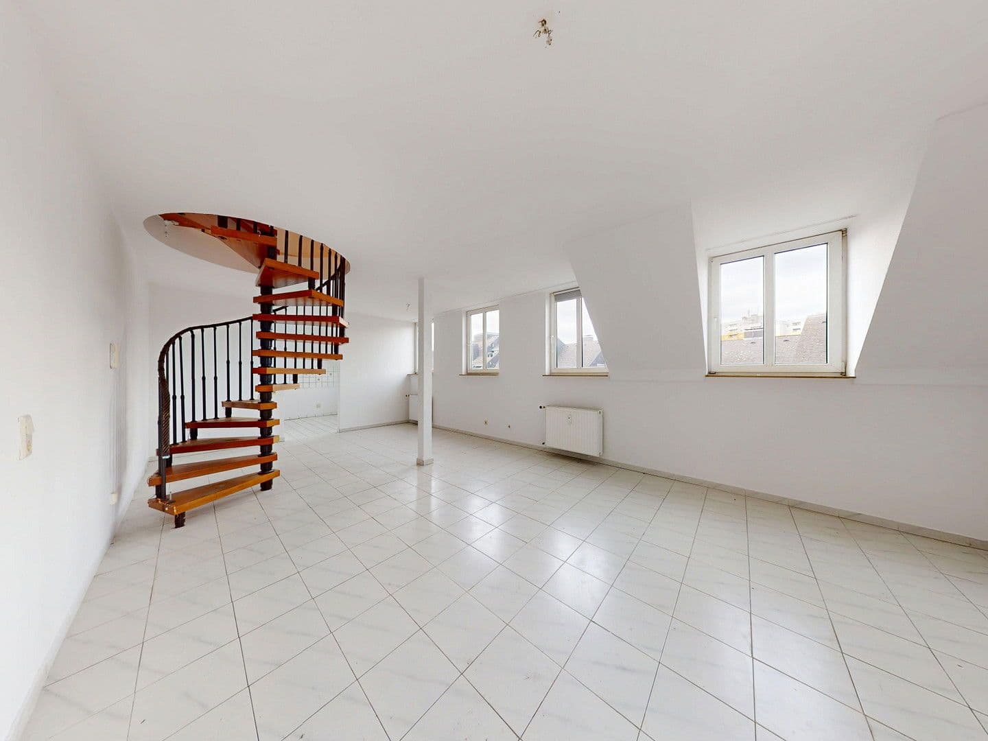 Prodej bytu 5+1 120 m², Rohrlachstrasse 5, Ludwigshafen, Porýní-Falc Prodej bytu 5+1 120 m², Rohrlachstrasse 5, Ludwigshafen, Porýní-Falc