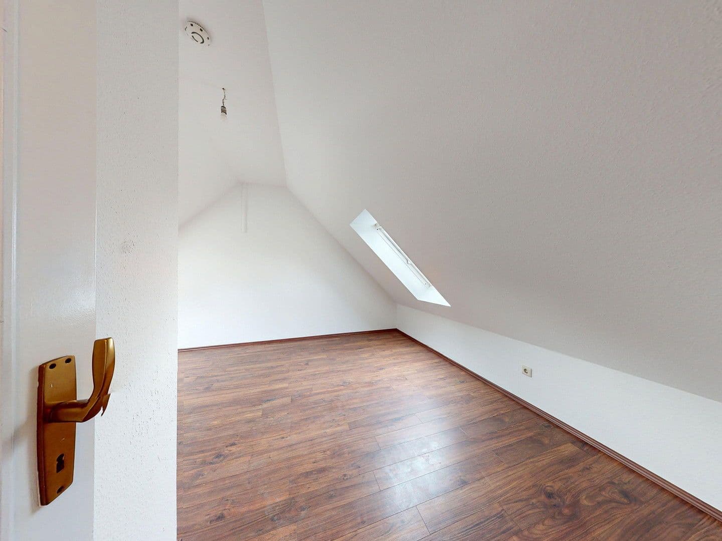 Prodej bytu 5+1 120 m², Rohrlachstrasse 5, Ludwigshafen, Porýní-Falc Prodej bytu 5+1 120 m², Rohrlachstrasse 5, Ludwigshafen, Porýní-Falc