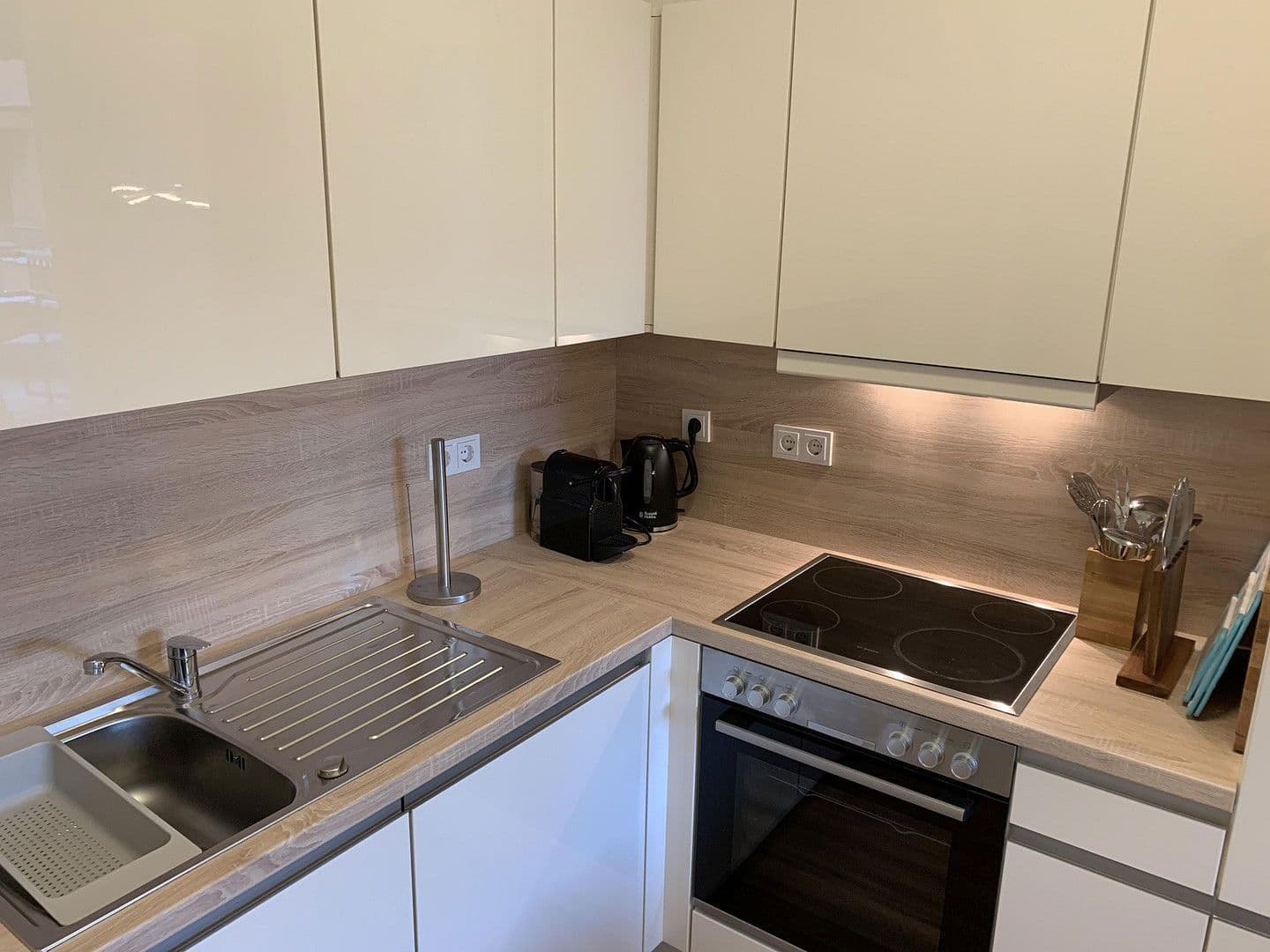 Pronájem bytu 2+1 50 m², Genthinerstraße 46, Berlin, Berlín Pronájem bytu 2+1 50 m², Genthinerstraße 46, Berlin, Berlín