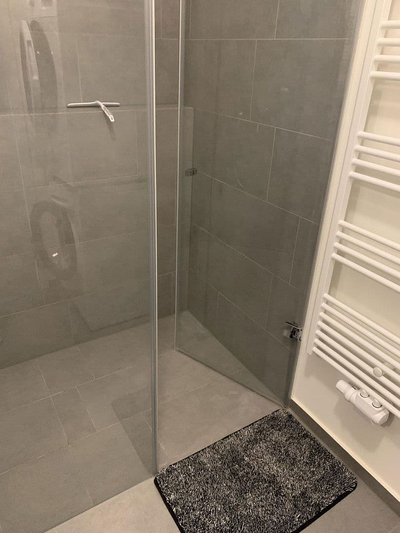 Pronájem bytu 2+1 50 m², Genthinerstraße 46, Berlin, Berlín Pronájem bytu 2+1 50 m², Genthinerstraße 46, Berlin, Berlín