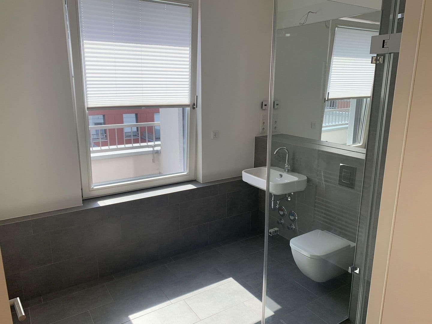 Pronájem bytu 1+1 40 m², Genthinerstraße 44, Berlin, Berlín Pronájem bytu 1+1 40 m², Genthinerstraße 44, Berlin, Berlín