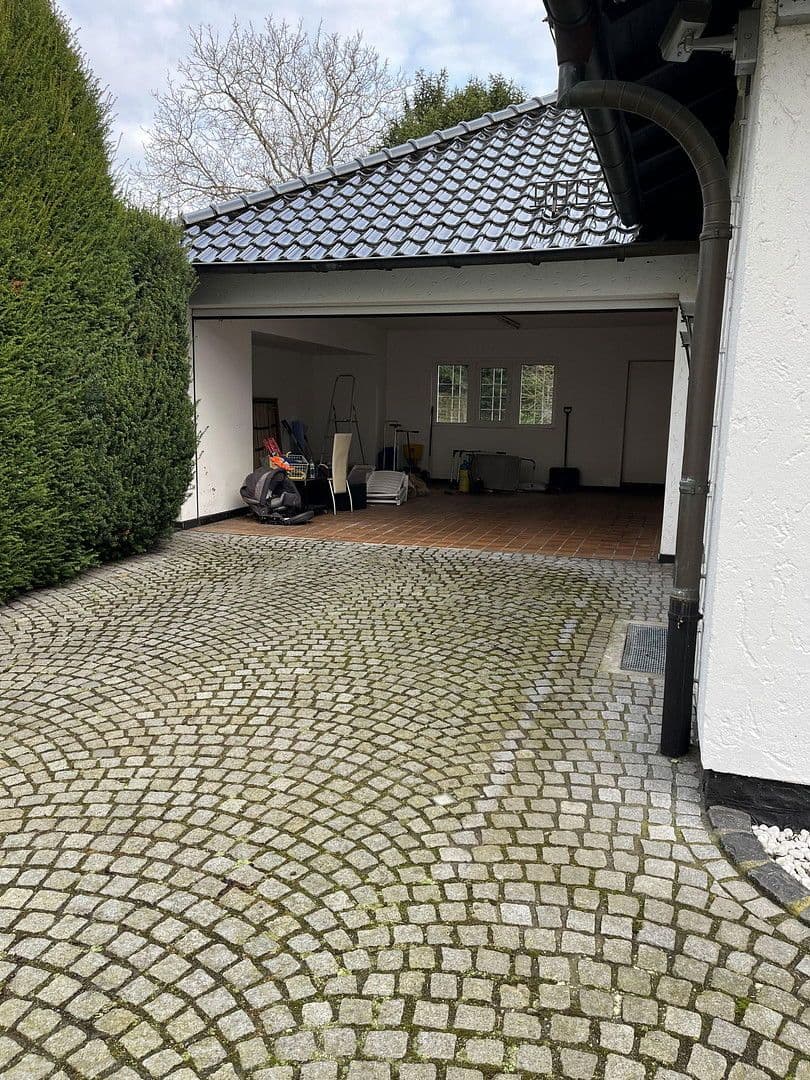 Prodej domu 230 m², pozemek 1.463 m², Königgrätzerstr. 12, Solingen, Severní Porýní-Vestfálsko Prodej domu 230 m², pozemek 1.463 m², Königgrätzerstr. 12, Solingen, Severní Porýní-Vestfálsko