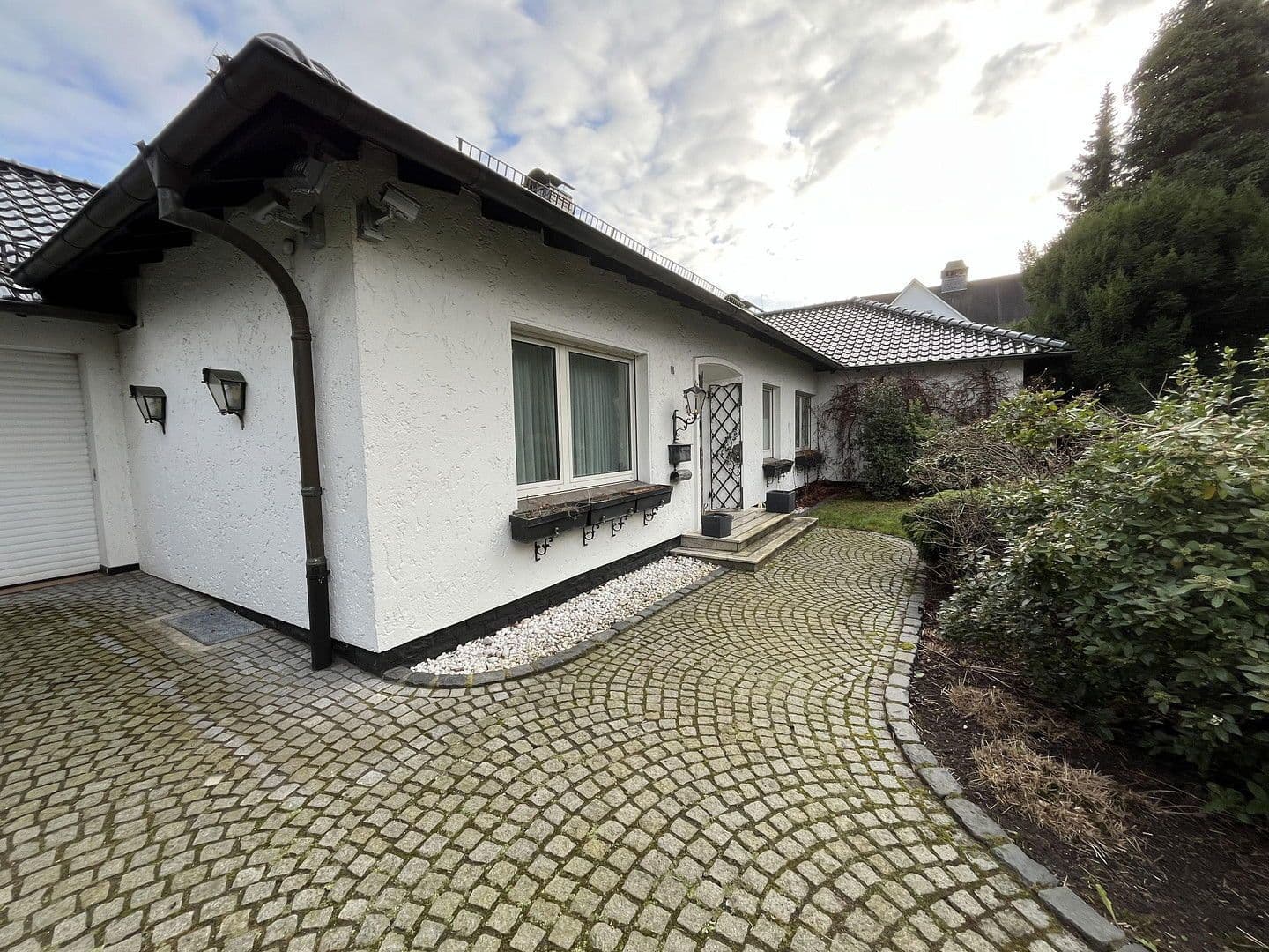 Prodej domu 230 m², pozemek 1.463 m², Königgrätzerstr. 12, Solingen, Severní Porýní-Vestfálsko Prodej domu 230 m², pozemek 1.463 m², Königgrätzerstr. 12, Solingen, Severní Porýní-Vestfálsko