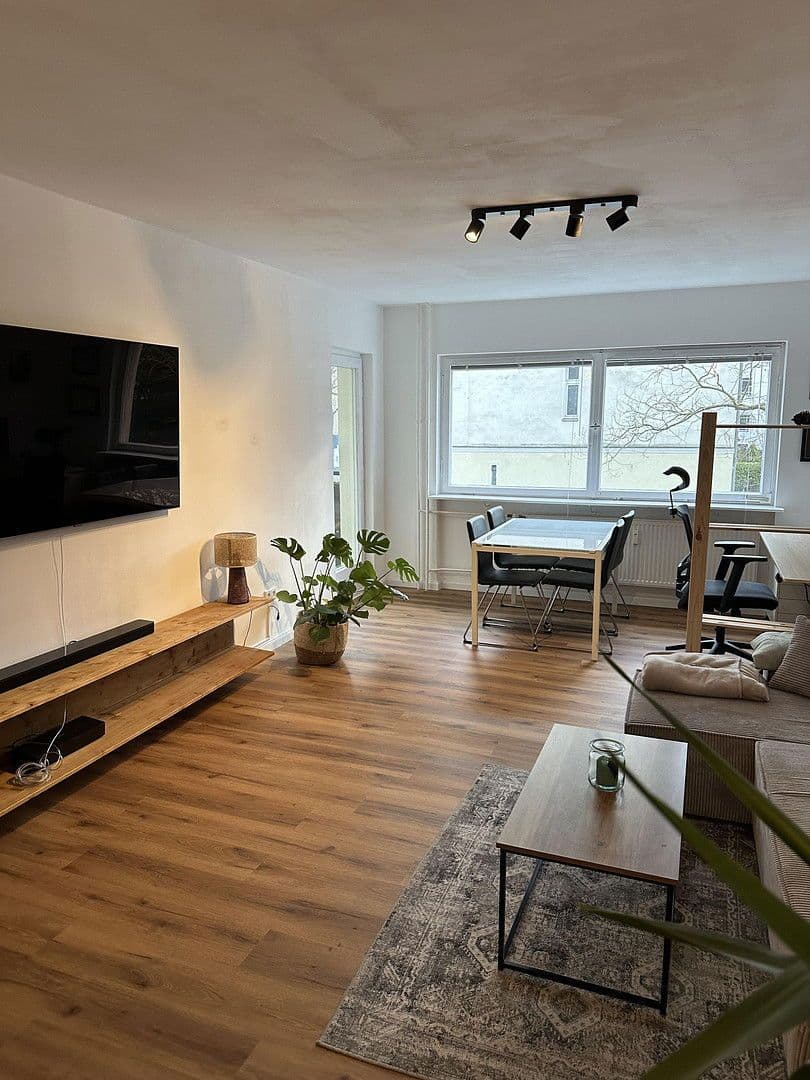 Prodej bytu 2+1 68 m², Sommerstraße 37, Berlin, Berlín Prodej bytu 2+1 68 m², Sommerstraße 37, Berlin, Berlín