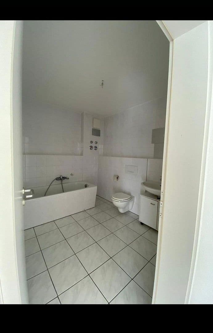 Pronájem bytu 1+1 35 m², Bachwiesenstraße 17, Bad Vilbel, Hessen Pronájem bytu 1+1 35 m², Bachwiesenstraße 17, Bad Vilbel, Hessen