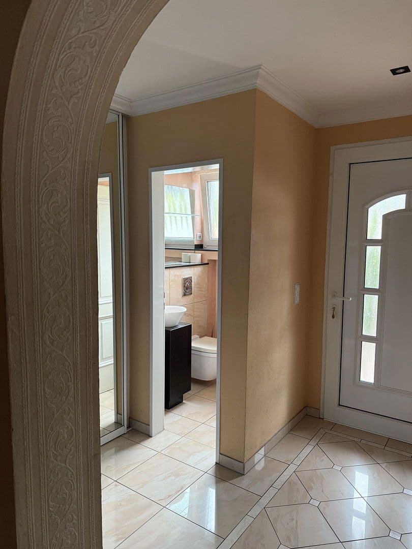 Prodej domu 205 m², pozemek 390 m², Neuss, Severní Porýní-Vestfálsko Prodej domu 205 m², pozemek 390 m², Neuss, Severní Porýní-Vestfálsko