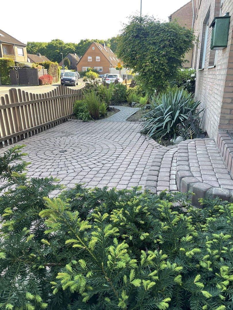 Prodej domu 205 m², pozemek 390 m², Neuss, Severní Porýní-Vestfálsko Prodej domu 205 m², pozemek 390 m², Neuss, Severní Porýní-Vestfálsko