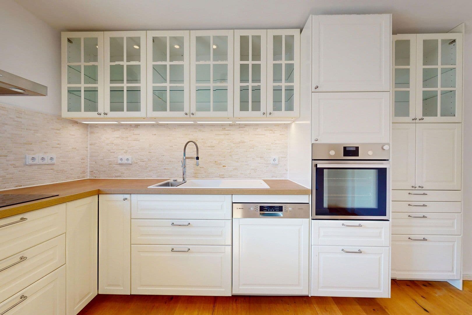 Prodej bytu 3+1 110 m², Schönaich, Bádensko-Württembersko Prodej bytu 3+1 110 m², Schönaich, Bádensko-Württembersko