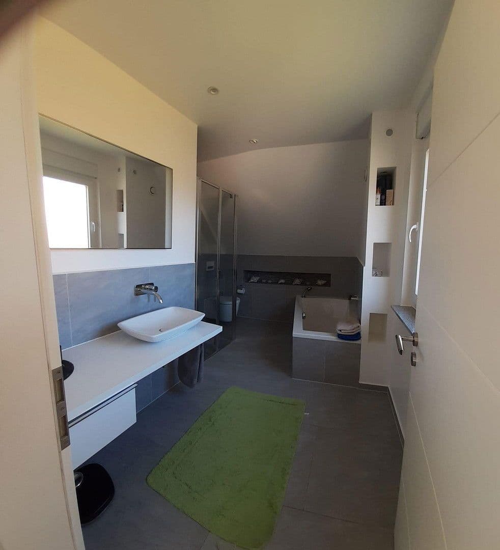 Prodej domu 185 m², pozemek 508 m², Talblick 2, Vöhrenbach, Bádensko-Württembersko Prodej domu 185 m², pozemek 508 m², Talblick 2, Vöhrenbach, Bádensko-Württembersko