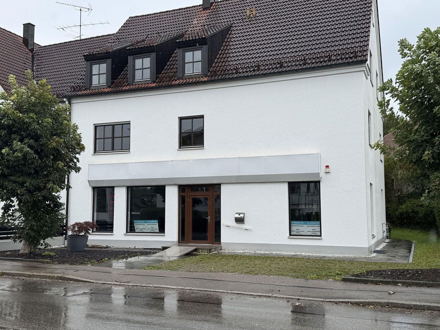 Prodej kanceláře 218 m², Augsburger Straße 14, Fischach, Bavorsko Prodej kanceláře 218 m², Augsburger Straße 14, Fischach, Bavorsko