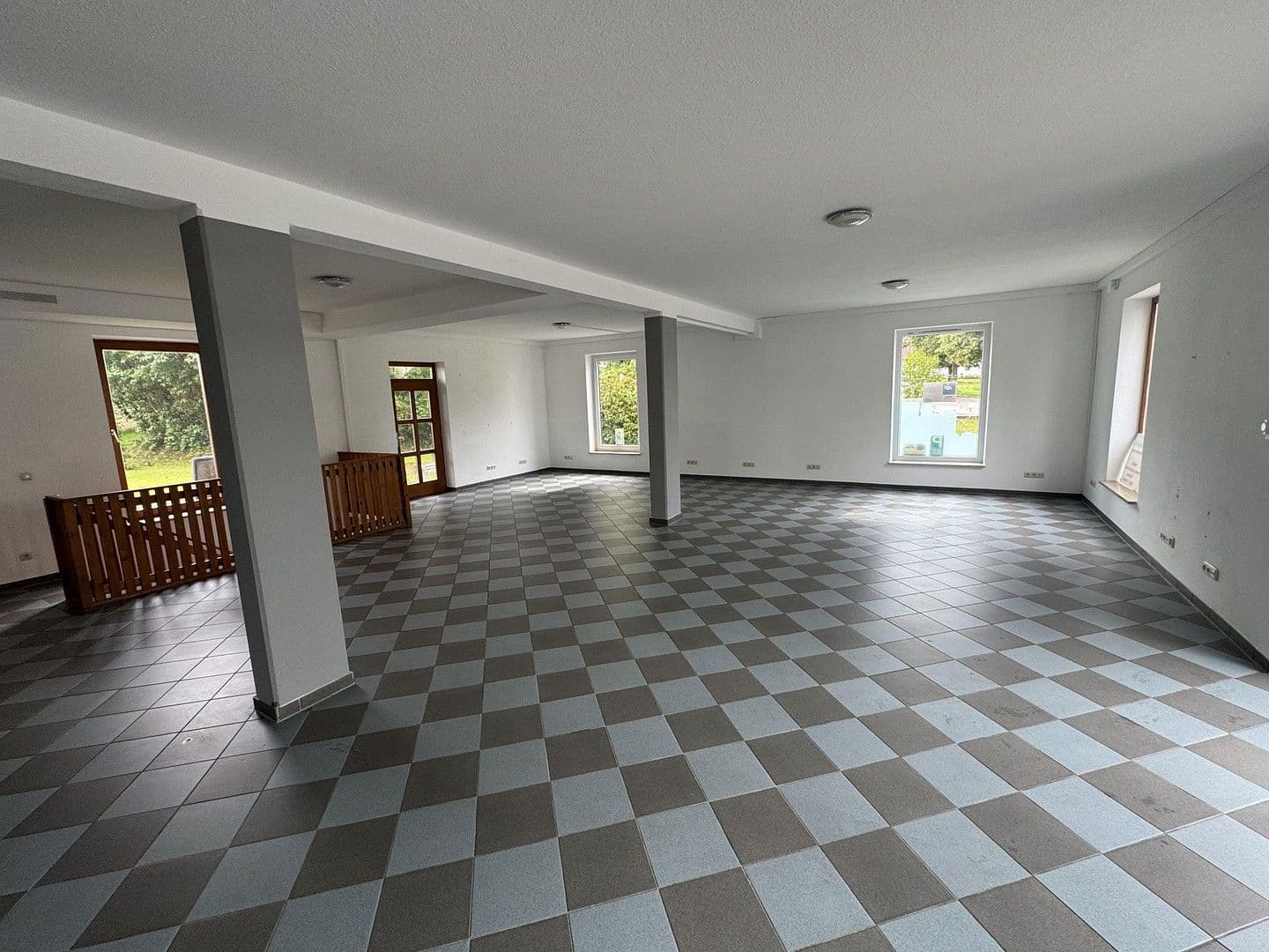 Prodej kanceláře 218 m², Augsburger Straße 14, Fischach, Bavorsko Prodej kanceláře 218 m², Augsburger Straße 14, Fischach, Bavorsko