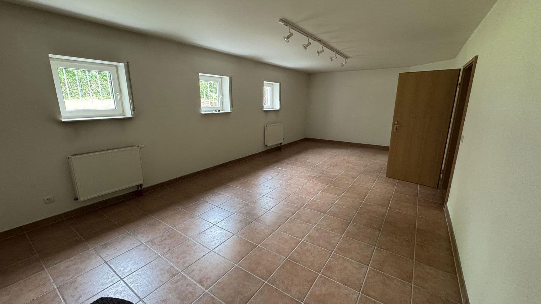 Prodej nebytového prostoru 6.330 m², Kämpfelbach, Bádensko-Württembersko Prodej nebytového prostoru 6.330 m², Kämpfelbach, Bádensko-Württembersko