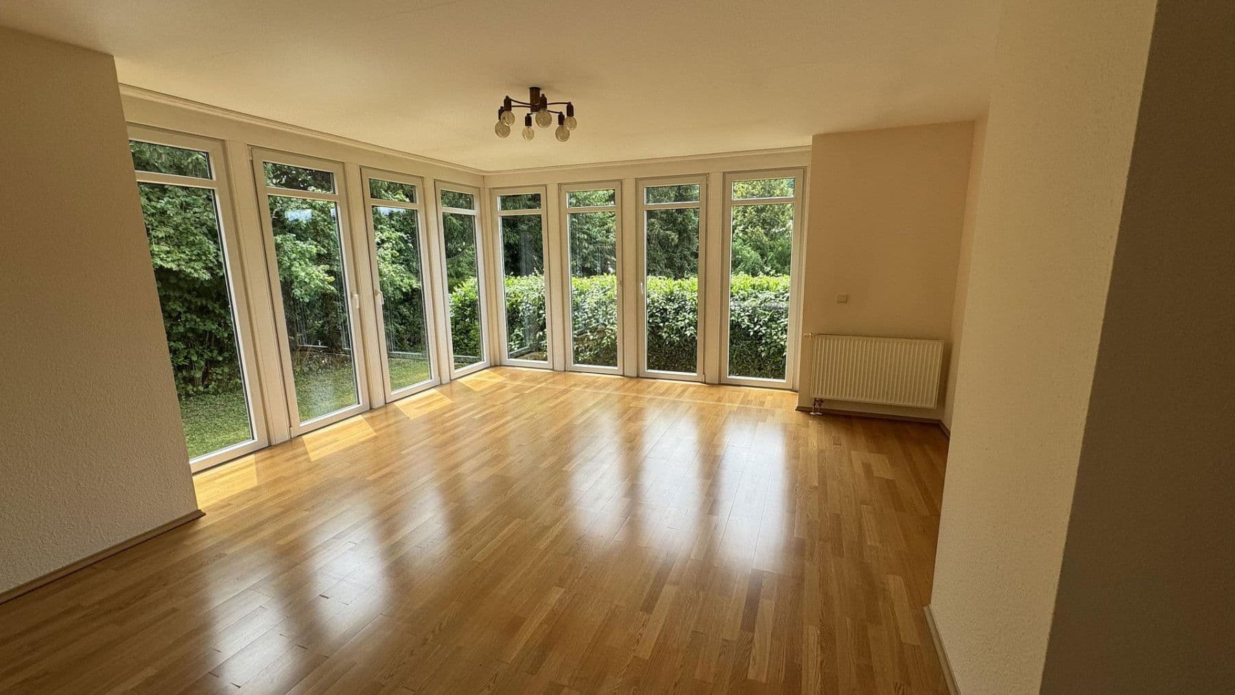 Prodej nebytového prostoru 6.330 m², Kämpfelbach, Bádensko-Württembersko Prodej nebytového prostoru 6.330 m², Kämpfelbach, Bádensko-Württembersko