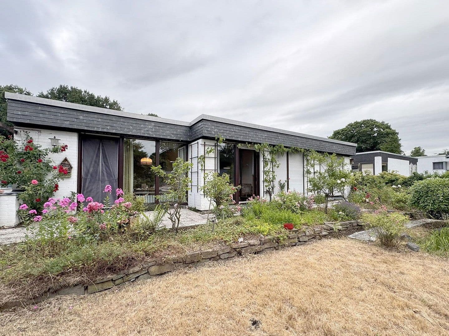 Prodej domu 232 m², pozemek 600 m², Erkrath, Severní Porýní-Vestfálsko Prodej domu 232 m², pozemek 600 m², Erkrath, Severní Porýní-Vestfálsko