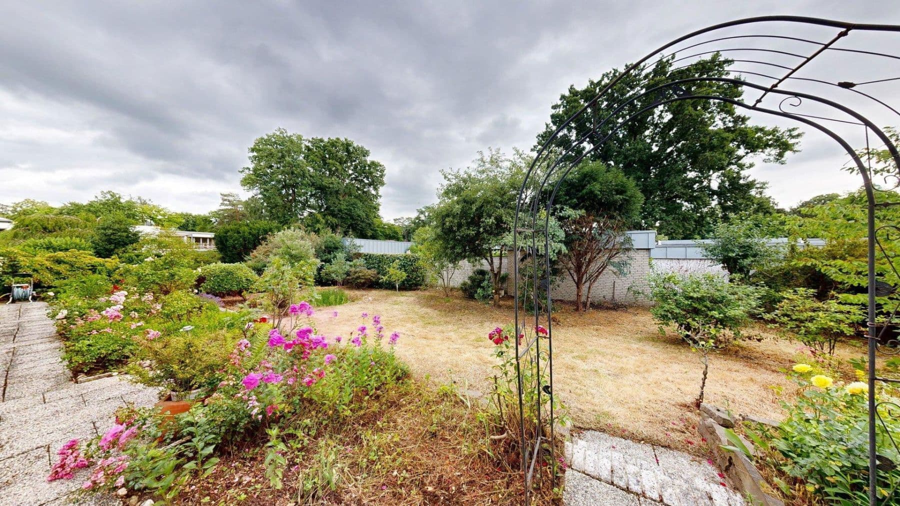 Prodej domu 232 m², pozemek 600 m², Erkrath, Severní Porýní-Vestfálsko Prodej domu 232 m², pozemek 600 m², Erkrath, Severní Porýní-Vestfálsko