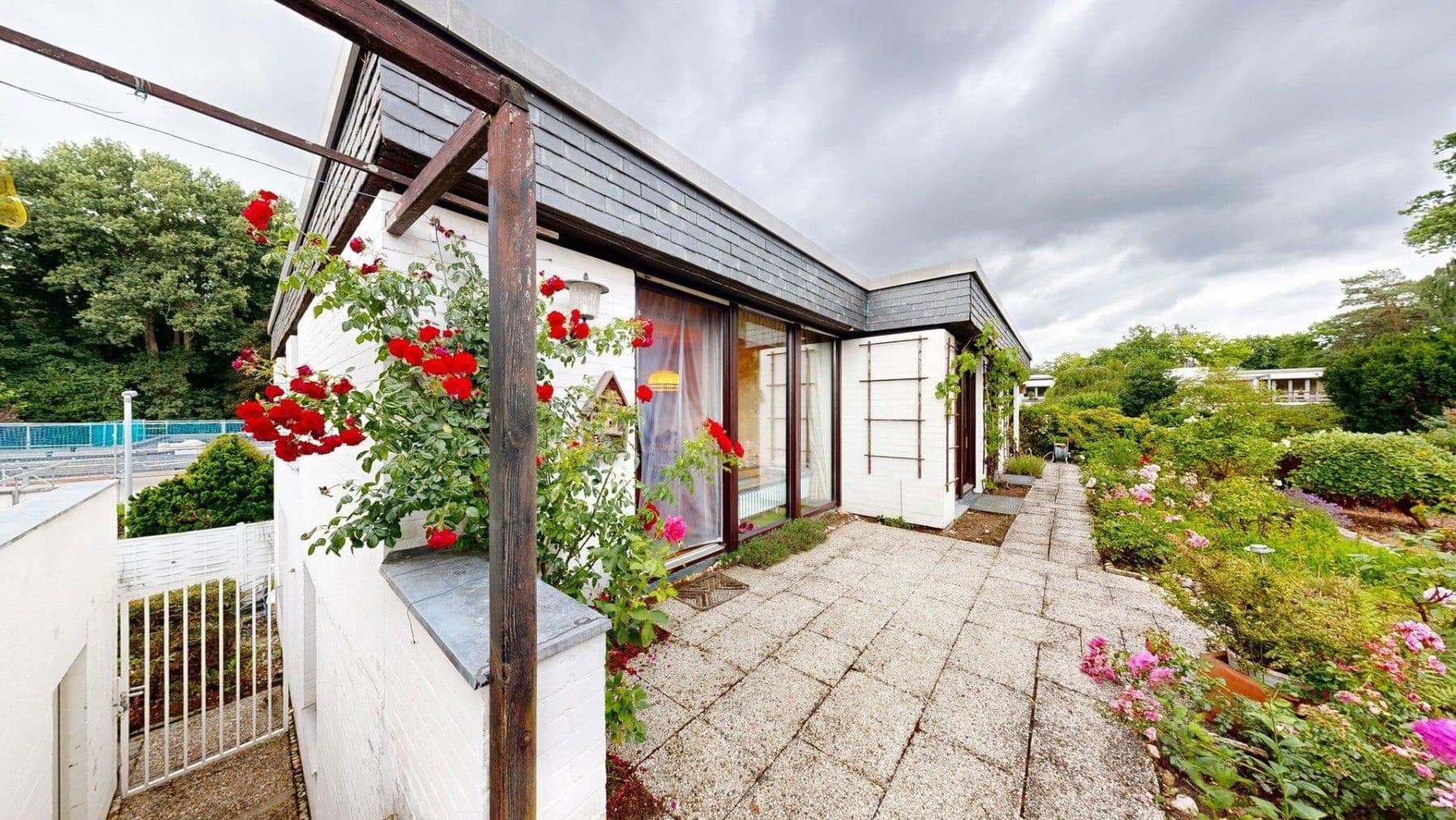 Prodej domu 232 m², pozemek 600 m², Erkrath, Severní Porýní-Vestfálsko Prodej domu 232 m², pozemek 600 m², Erkrath, Severní Porýní-Vestfálsko