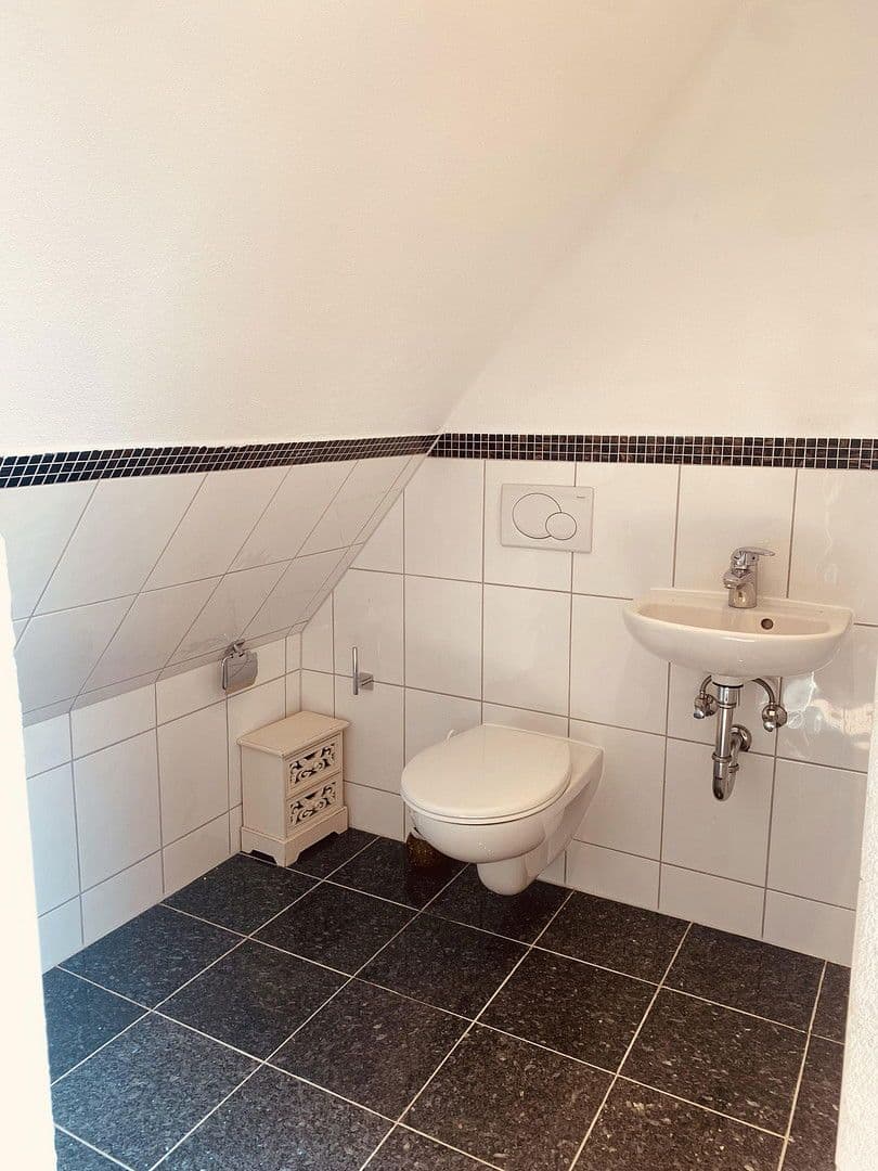 Prodej domu 237 m², pozemek 610 m², Mühlacker, Bádensko-Württembersko Prodej domu 237 m², pozemek 610 m², Mühlacker, Bádensko-Württembersko