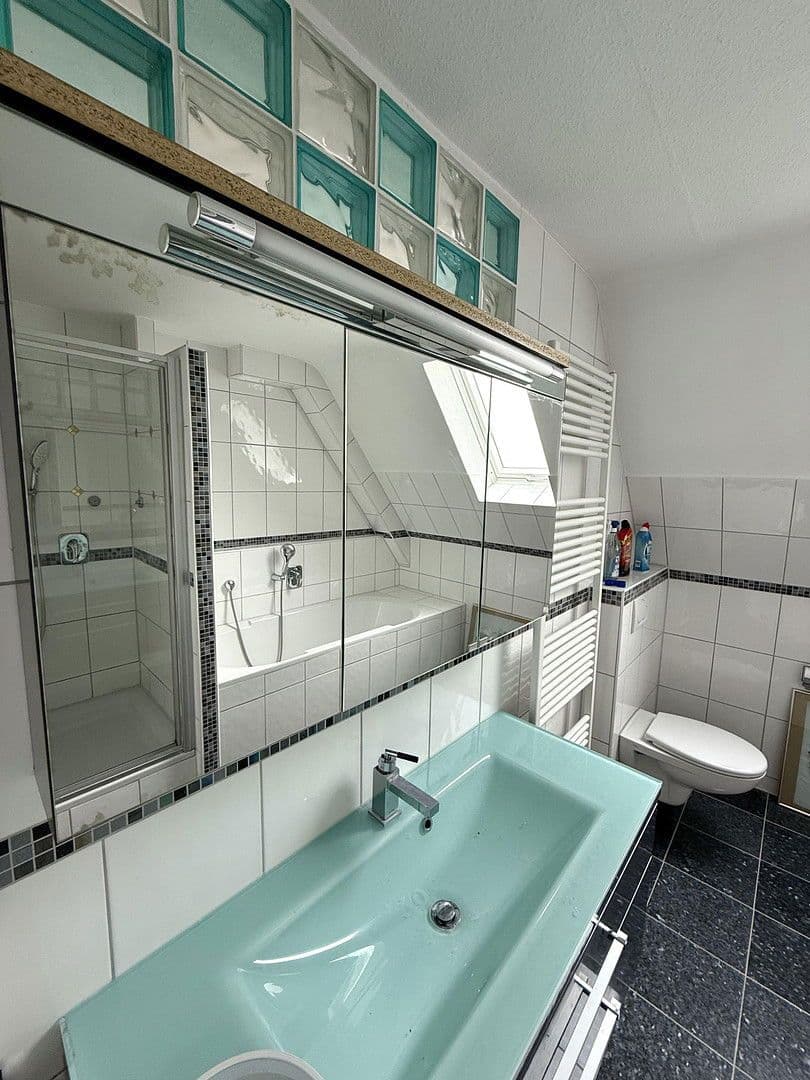 Prodej domu 237 m², pozemek 610 m², Mühlacker, Bádensko-Württembersko Prodej domu 237 m², pozemek 610 m², Mühlacker, Bádensko-Württembersko