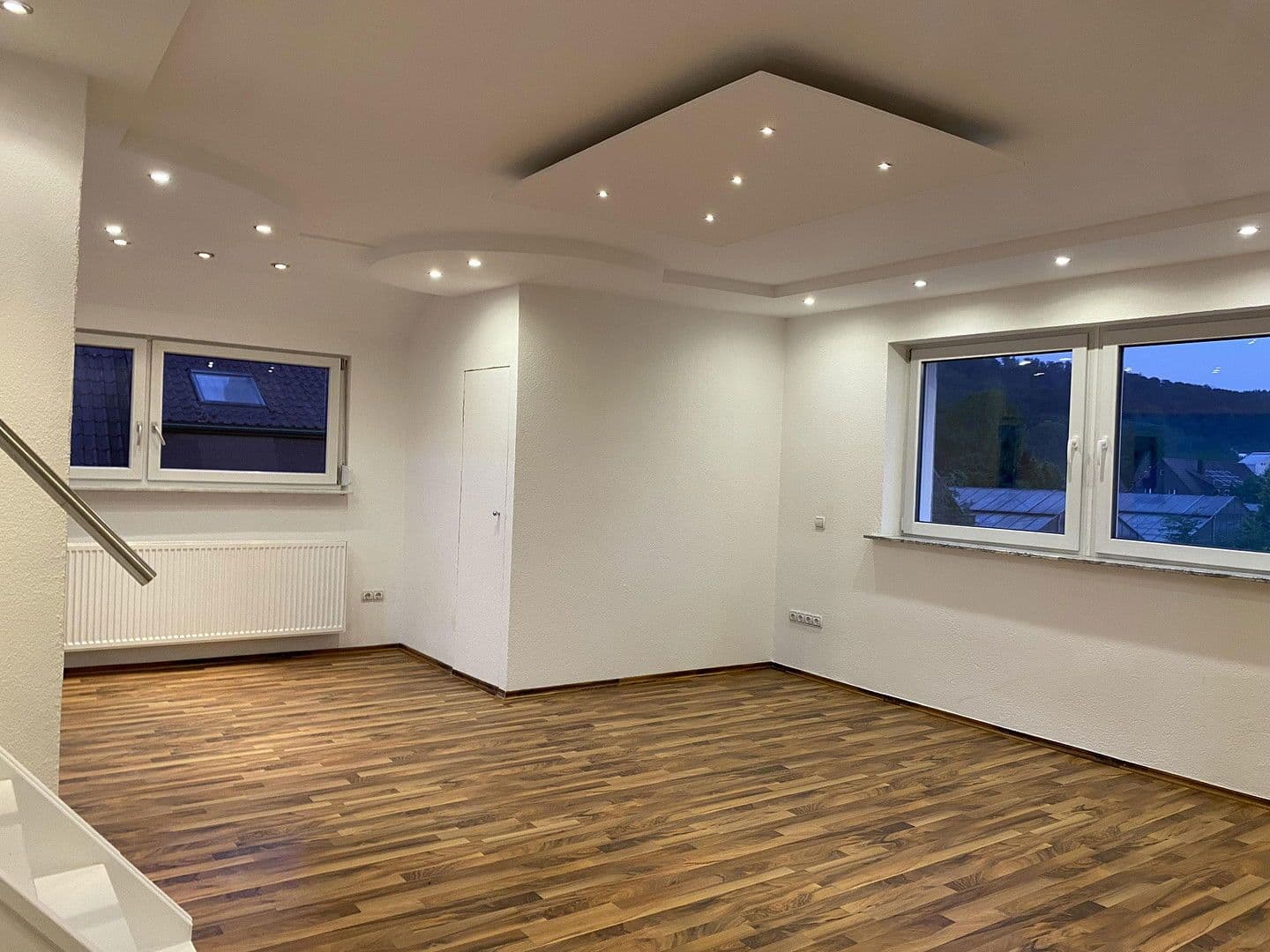 Prodej domu 237 m², pozemek 610 m², Mühlacker, Bádensko-Württembersko Prodej domu 237 m², pozemek 610 m², Mühlacker, Bádensko-Württembersko