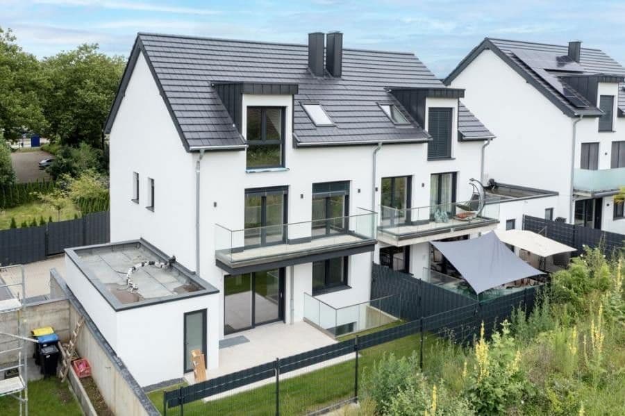 Prodej domu 212 m², pozemek 182 m², Am Blumenfeld 23 A, Meerbusch, Severní Porýní-Vestfálsko Prodej domu 212 m², pozemek 182 m², Am Blumenfeld 23 A, Meerbusch, Severní Porýní-Vestfálsko