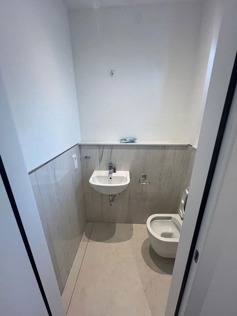 Prodej domu 212 m², pozemek 182 m², Am Blumenfeld 23 A, Meerbusch, Severní Porýní-Vestfálsko Prodej domu 212 m², pozemek 182 m², Am Blumenfeld 23 A, Meerbusch, Severní Porýní-Vestfálsko