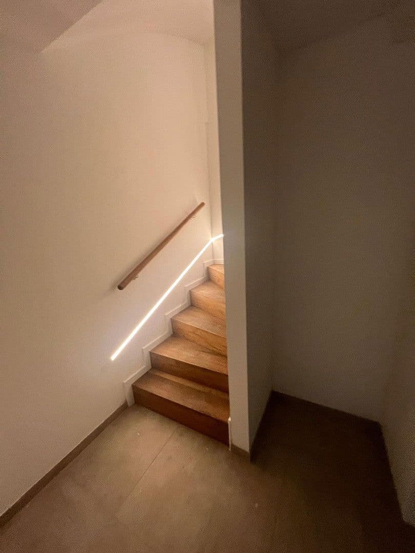 Prodej domu 212 m², pozemek 182 m², Am Blumenfeld 23 A, Meerbusch, Severní Porýní-Vestfálsko Prodej domu 212 m², pozemek 182 m², Am Blumenfeld 23 A, Meerbusch, Severní Porýní-Vestfálsko