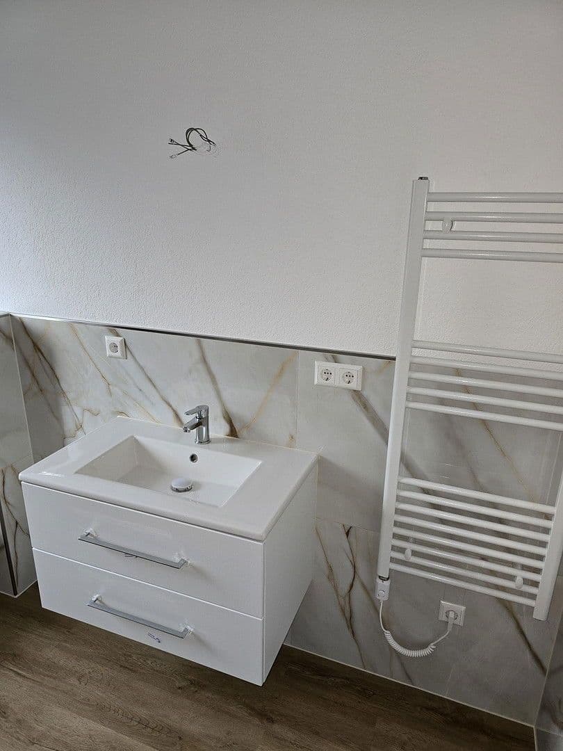 Pronájem bytu 2+1 72 m², Buchenstraße 14, Emmelshausen, Porýní-Falc Pronájem bytu 2+1 72 m², Buchenstraße 14, Emmelshausen, Porýní-Falc