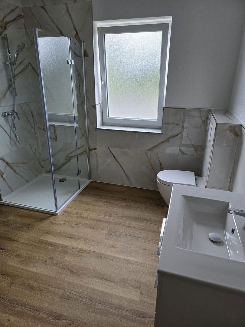 Pronájem bytu 2+1 72 m², Buchenstraße 14, Emmelshausen, Porýní-Falc Pronájem bytu 2+1 72 m², Buchenstraße 14, Emmelshausen, Porýní-Falc