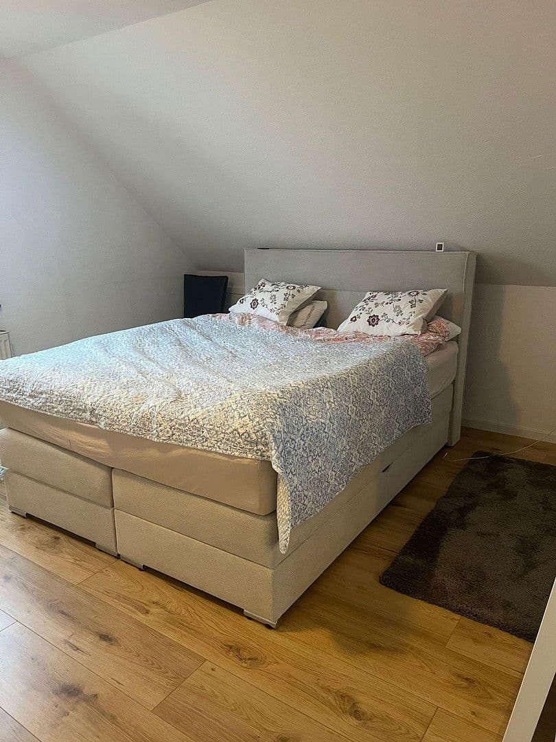 Pronájem bytu 2+1 50 m², Ditzingerstraße 5, Leonberg, Bádensko-Württembersko Pronájem bytu 2+1 50 m², Ditzingerstraße 5, Leonberg, Bádensko-Württembersko