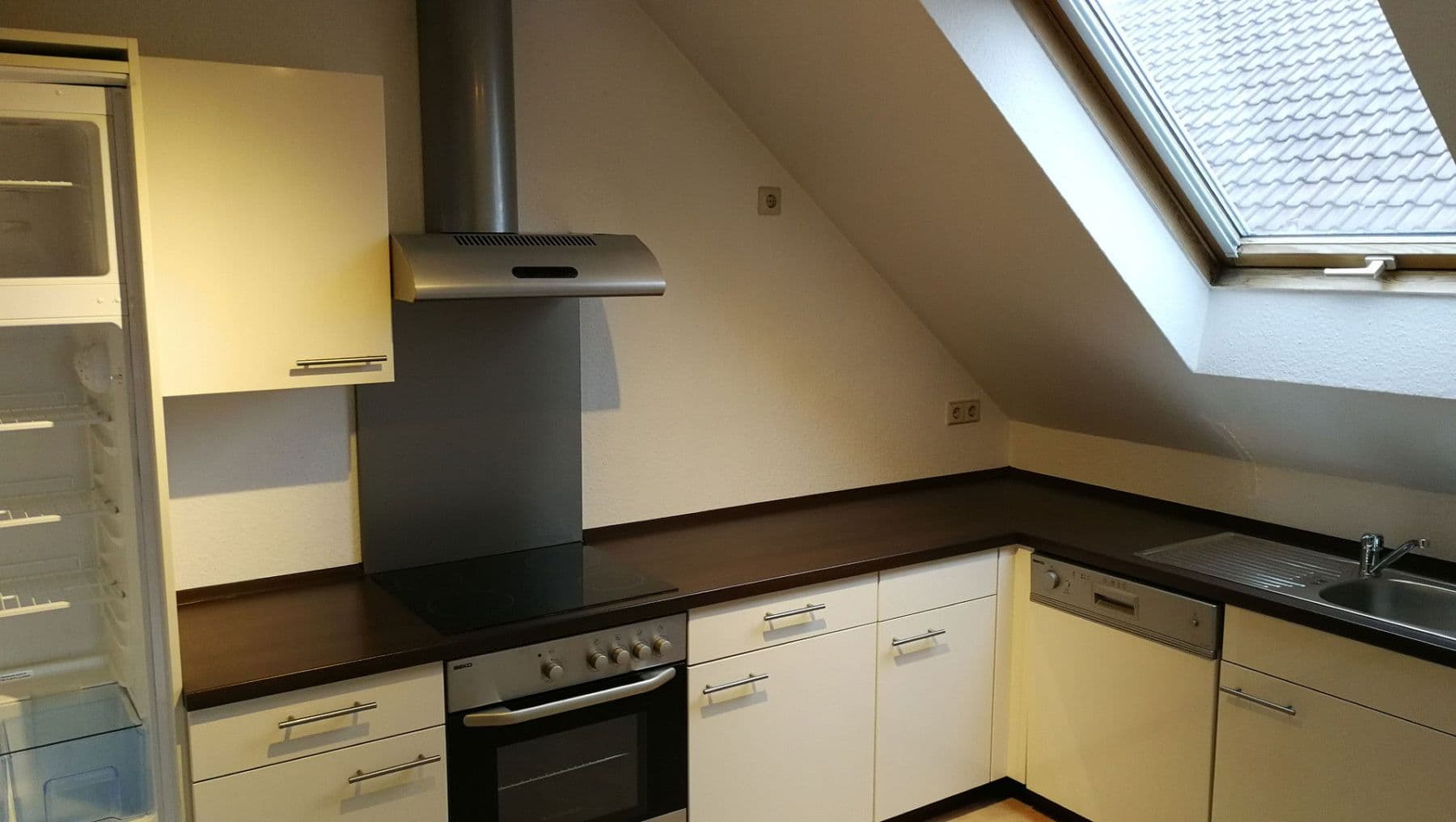 Pronájem bytu 2+1 50 m², Ditzingerstraße 5, Leonberg, Bádensko-Württembersko Pronájem bytu 2+1 50 m², Ditzingerstraße 5, Leonberg, Bádensko-Württembersko