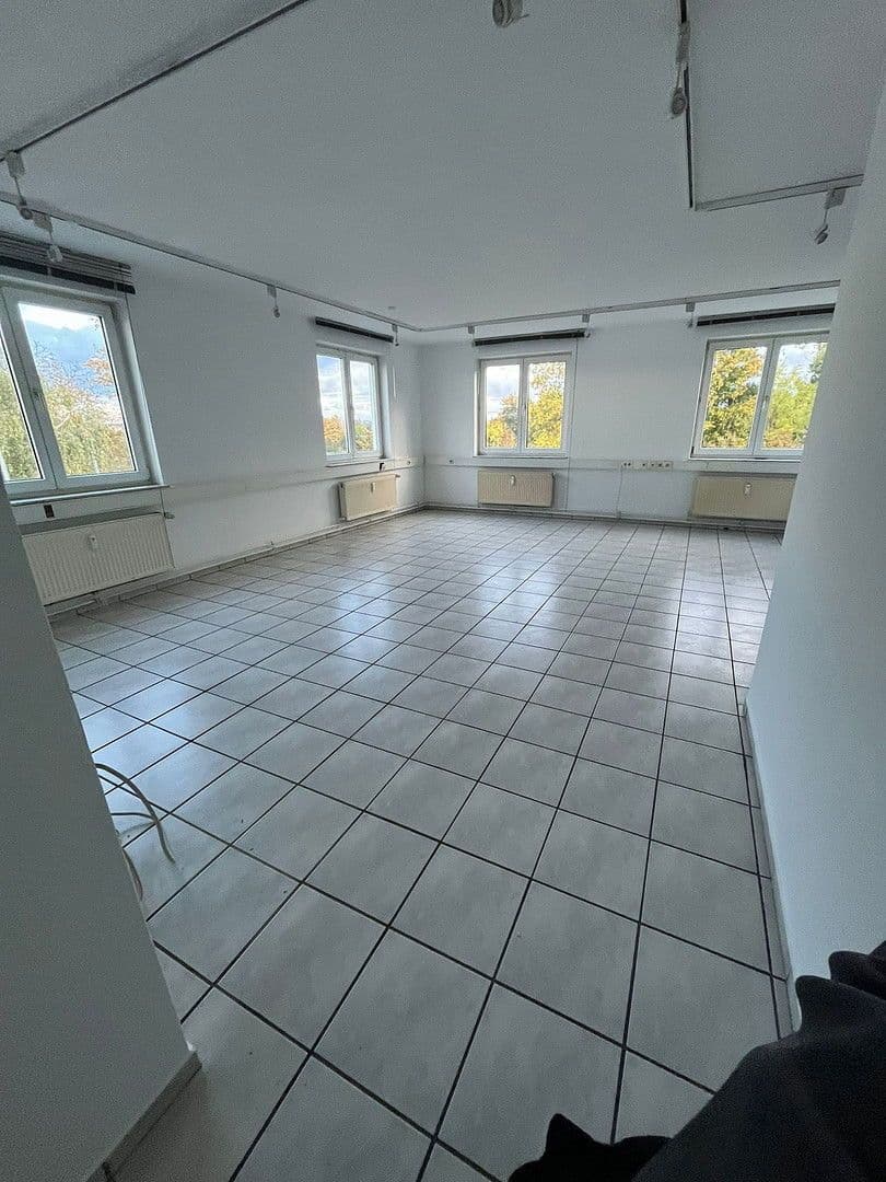 Pronájem kanceláře 85 m², Neuweg 1, Groß-Gerau, Hessen Pronájem kanceláře 85 m², Neuweg 1, Groß-Gerau, Hessen