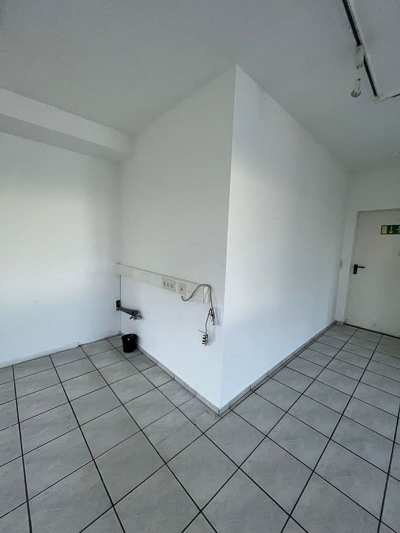 Pronájem kanceláře 85 m², Neuweg 1, Groß-Gerau, Hessen Pronájem kanceláře 85 m², Neuweg 1, Groß-Gerau, Hessen