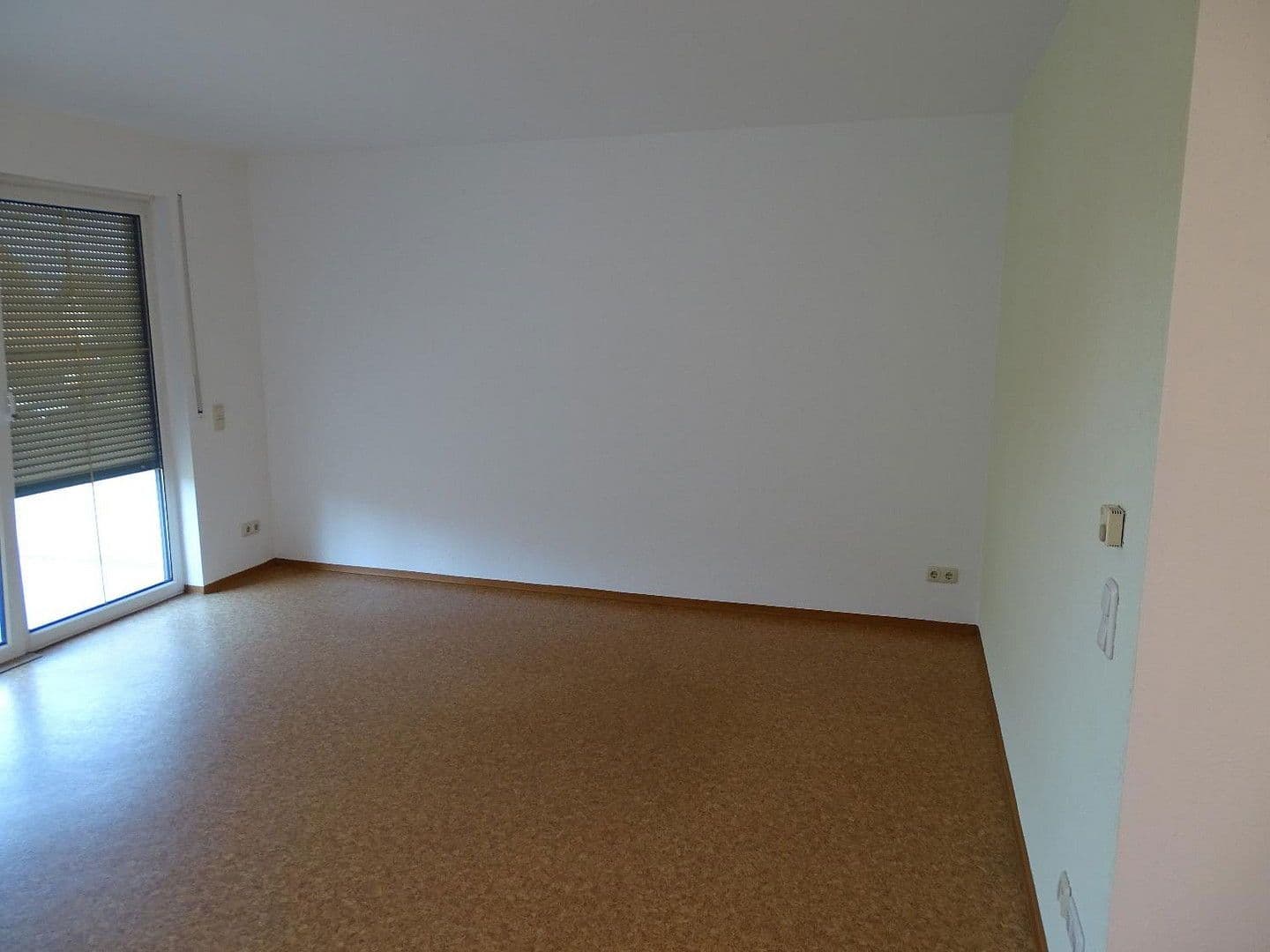 Pronájem bytu 1+1 54 m², Dresden-Weißig, Sasko Pronájem bytu 1+1 54 m², Dresden-Weißig, Sasko