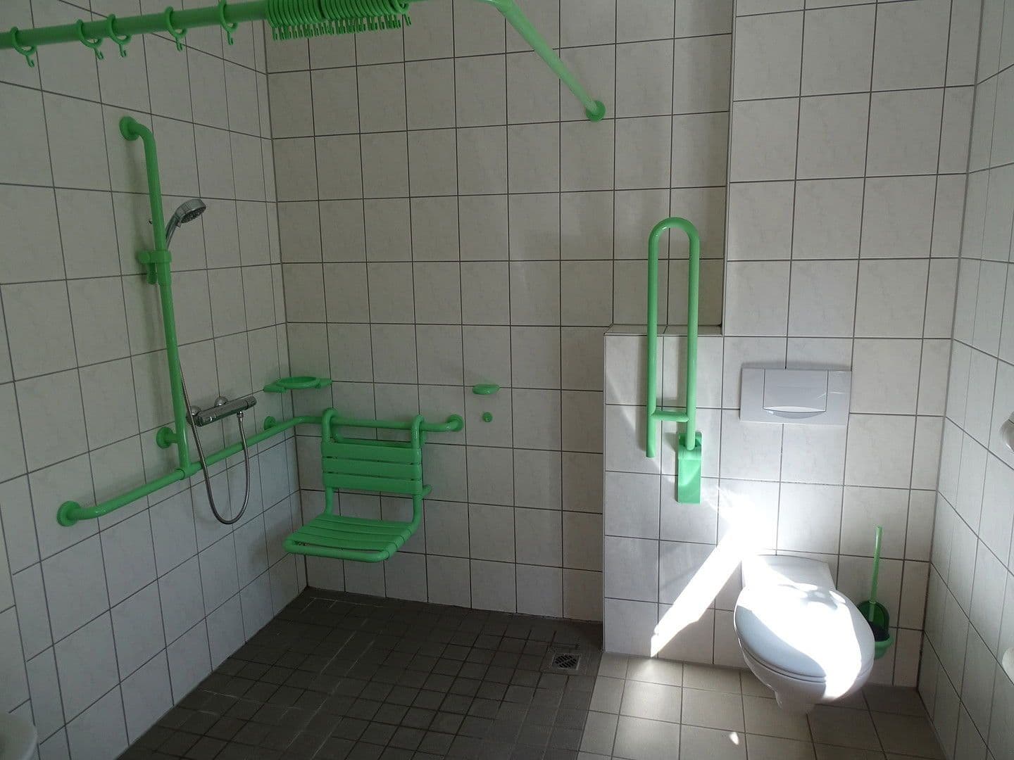 Pronájem bytu 1+1 54 m², Dresden-Weißig, Sasko Pronájem bytu 1+1 54 m², Dresden-Weißig, Sasko