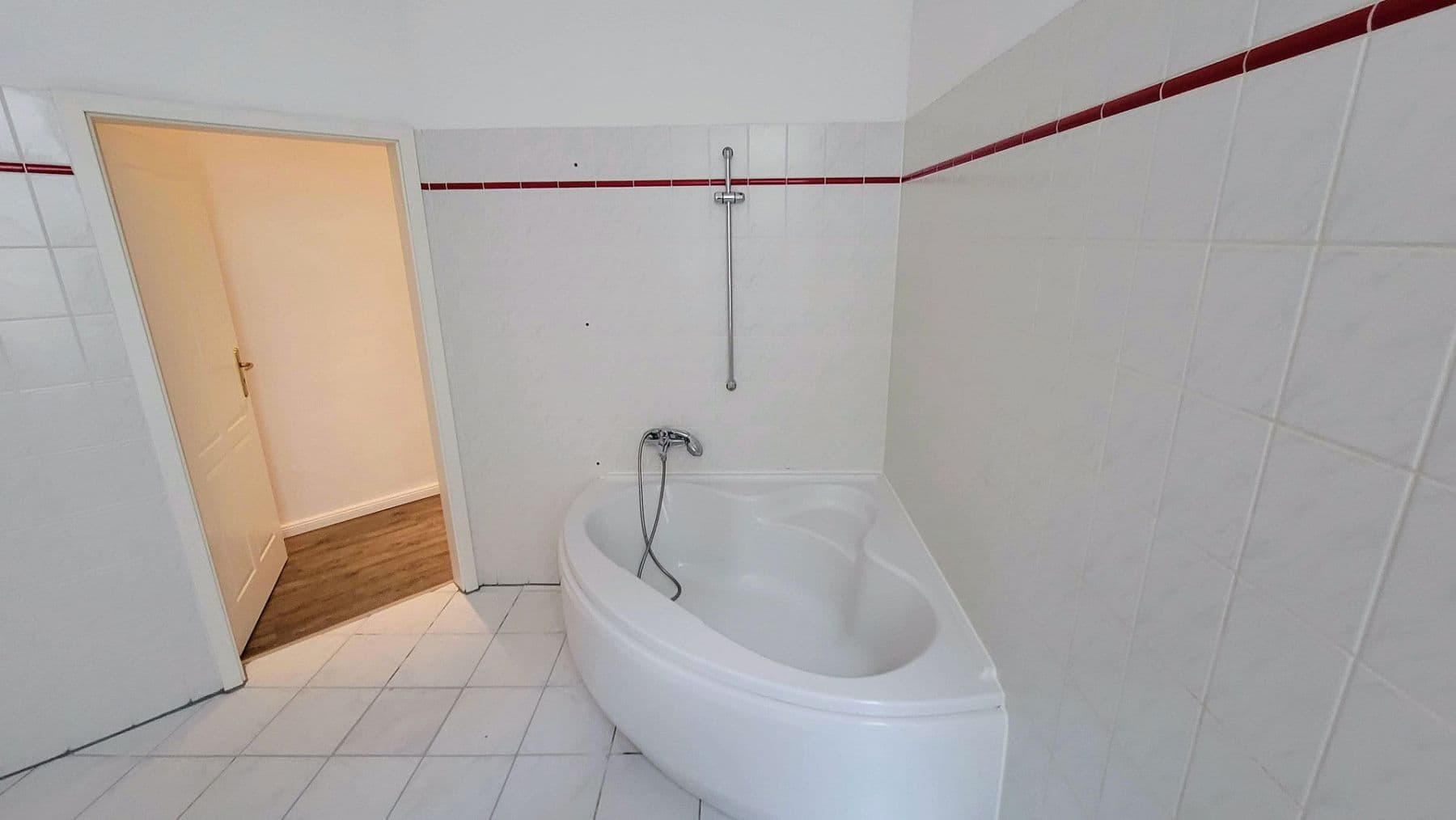 Pronájem bytu 3+1 57 m², Abendstr. 16b, Magdeburg, Sasko-Anhaltsko Pronájem bytu 3+1 57 m², Abendstr. 16b, Magdeburg, Sasko-Anhaltsko