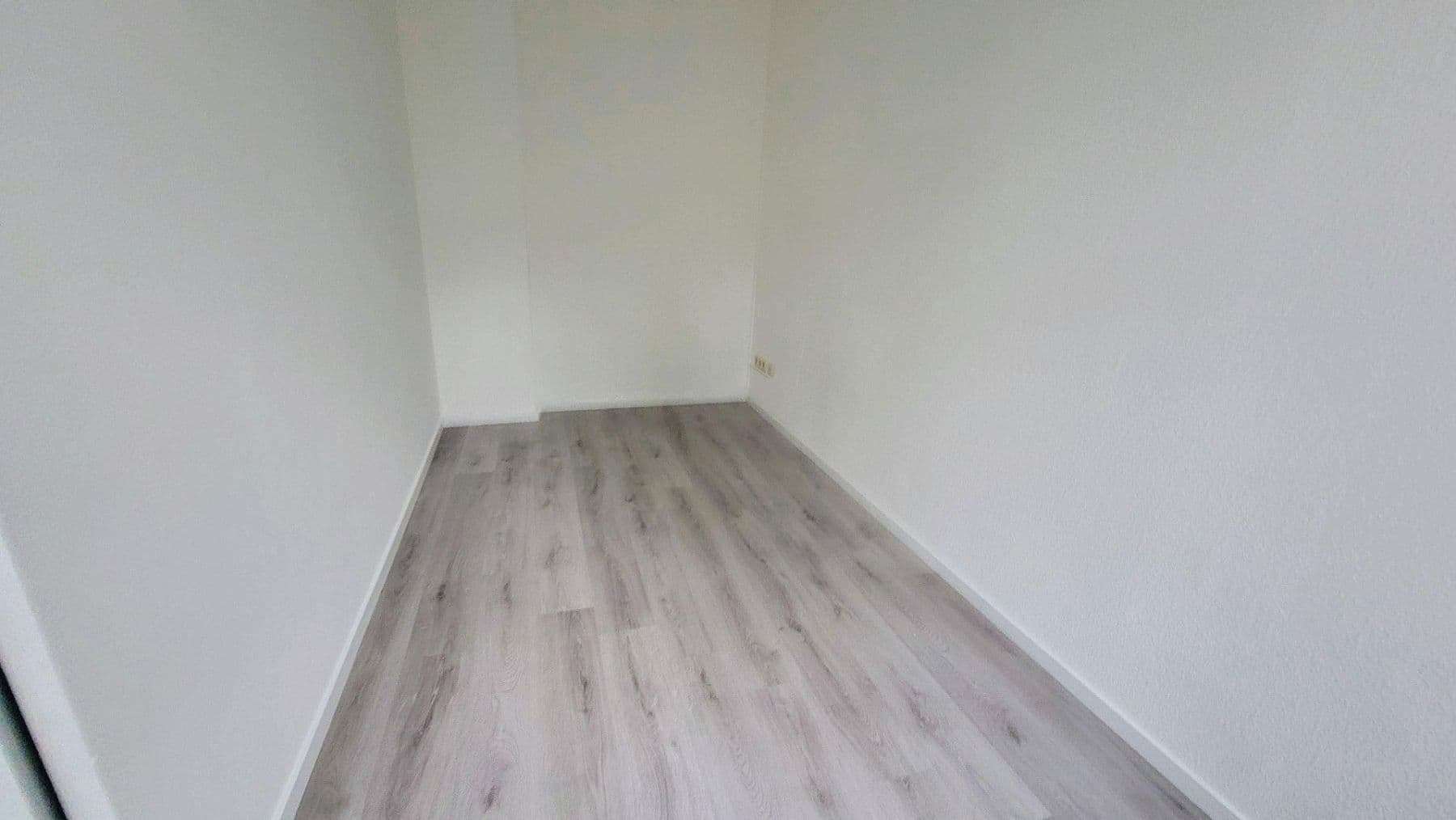 Pronájem bytu 3+1 57 m², Abendstr. 16b, Magdeburg, Sasko-Anhaltsko Pronájem bytu 3+1 57 m², Abendstr. 16b, Magdeburg, Sasko-Anhaltsko