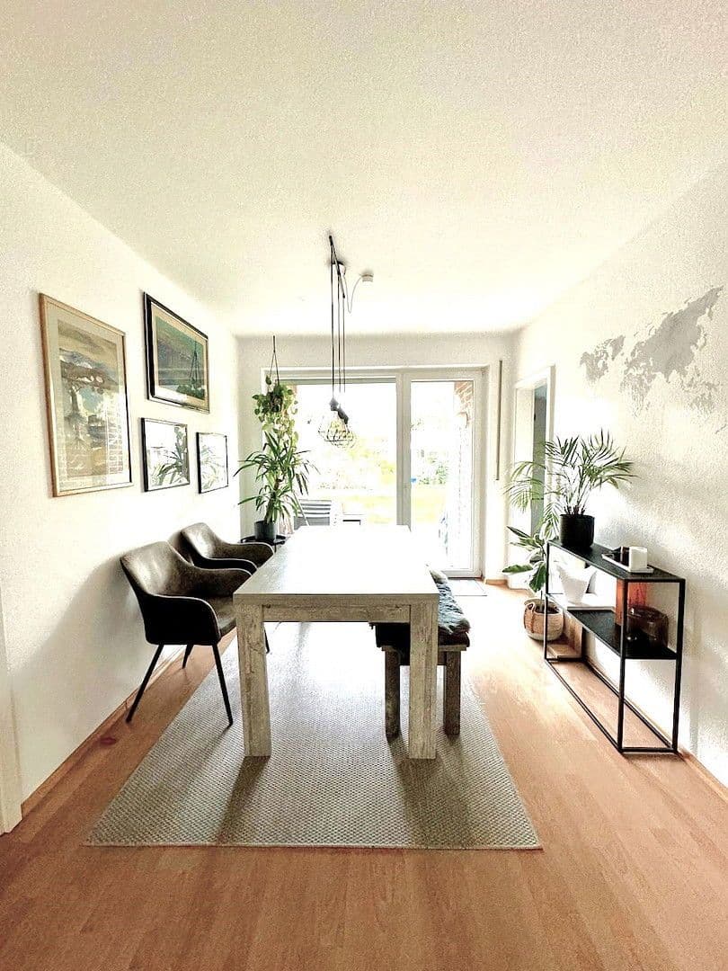Pronájem bytu 3+1 90 m², Rheinbrohler Weg 30, Düsseldorf, Severní Porýní-Vestfálsko Pronájem bytu 3+1 90 m², Rheinbrohler Weg 30, Düsseldorf, Severní Porýní-Vestfálsko