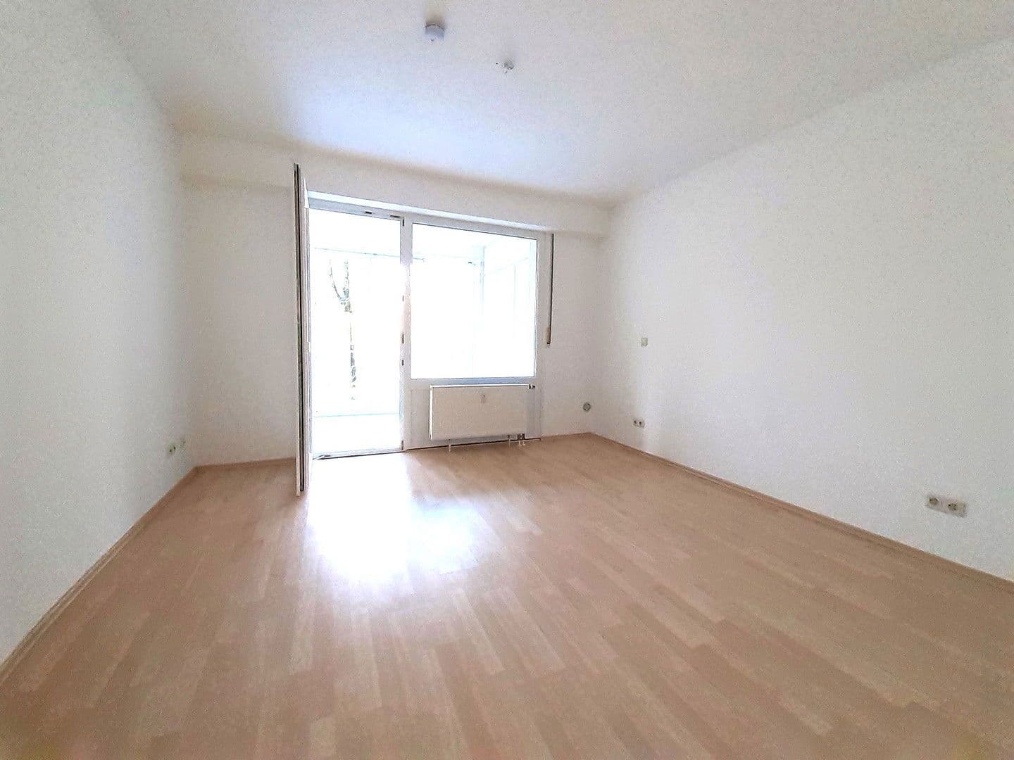 Pronájem bytu 3+1 90 m², Rheinbrohler Weg 30, Düsseldorf, Severní Porýní-Vestfálsko Pronájem bytu 3+1 90 m², Rheinbrohler Weg 30, Düsseldorf, Severní Porýní-Vestfálsko