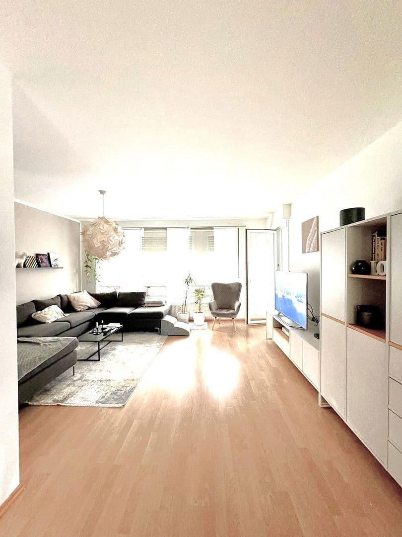 Pronájem bytu 3+1 90 m², Rheinbrohler Weg 30, Düsseldorf, Severní Porýní-Vestfálsko Pronájem bytu 3+1 90 m², Rheinbrohler Weg 30, Düsseldorf, Severní Porýní-Vestfálsko